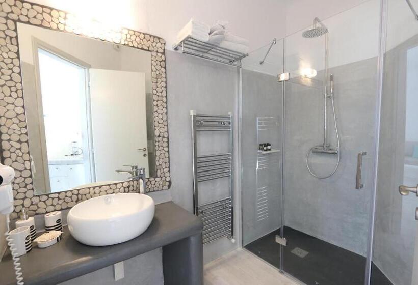 جناح مزود بجاكوزى, Yades Suites & Spa   Adults Only