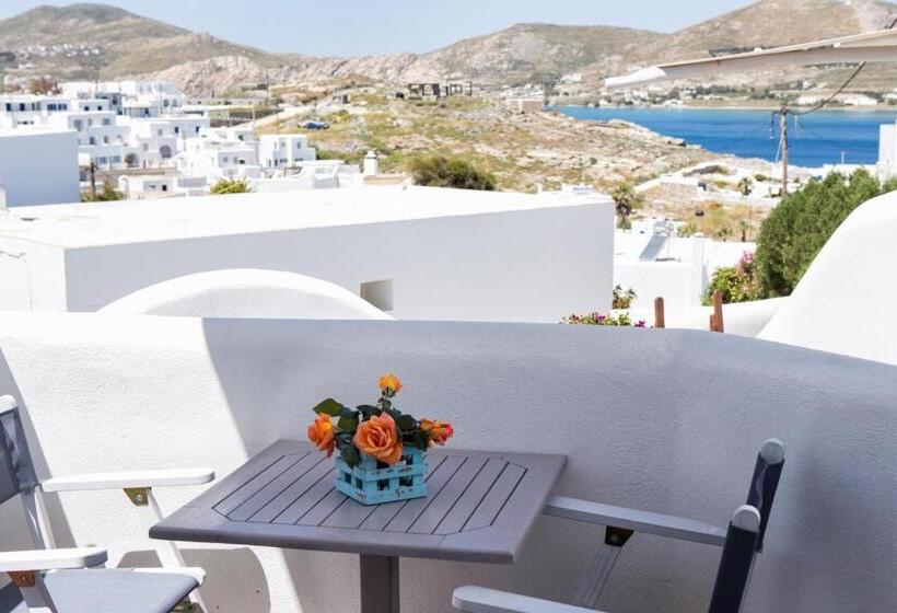 جناح جونيور مطلّ علي البحر, Yades Suites & Spa   Adults Only