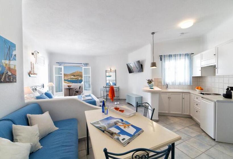 جناح جونيور مطلّ علي البحر, Yades Suites & Spa   Adults Only