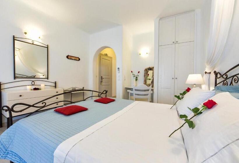 جناح مطلّ علي البحر مزود بجاكوزى, Yades Suites & Spa   Adults Only