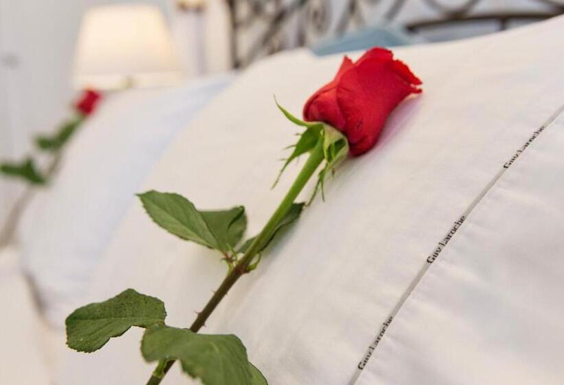 Люкс Вид на Море с Гидромассажем, Yades Suites & Spa   Adults Only