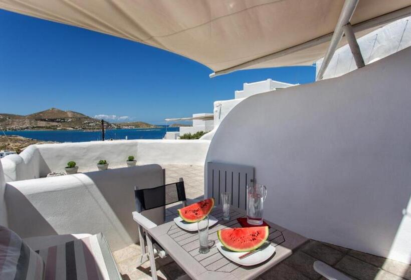 جناح جونيور مطلّ علي البحر, Yades Suites & Spa   Adults Only