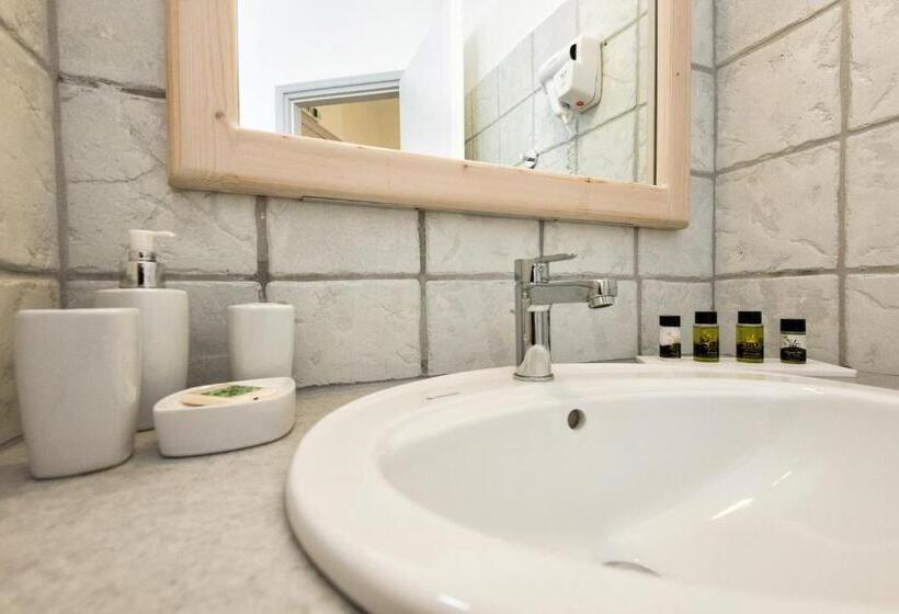 جناح جونيور مطلّ علي البحر, Yades Suites & Spa   Adults Only