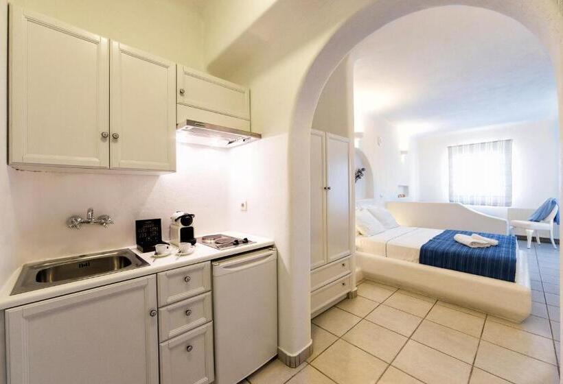 جناح جونيور مطلّ علي البحر, Yades Suites & Spa   Adults Only