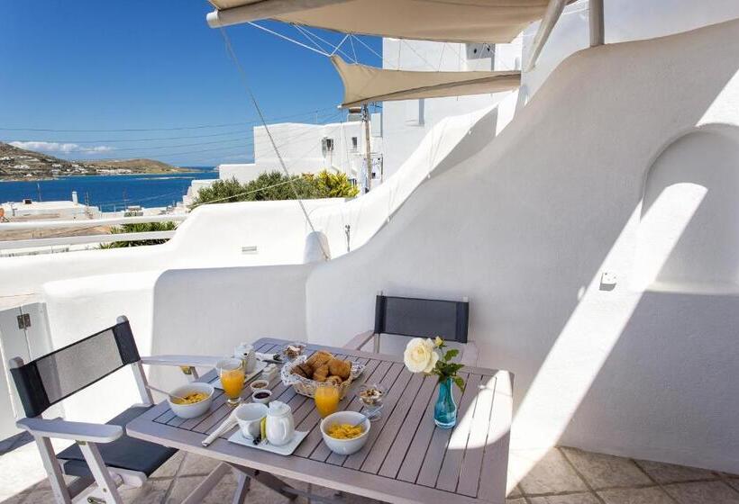 جناح جونيور مطلّ علي البحر, Yades Suites & Spa   Adults Only