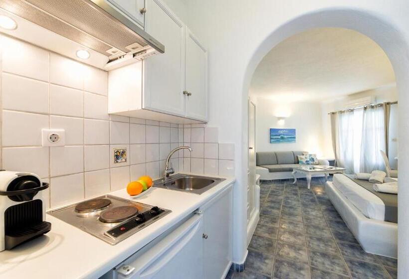 جناح جونيور مطلّ علي البحر, Yades Suites & Spa   Adults Only