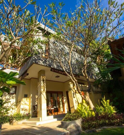 חדר משפחתי נוף לגינה, Arya Amed Beach Resort And Dive Center