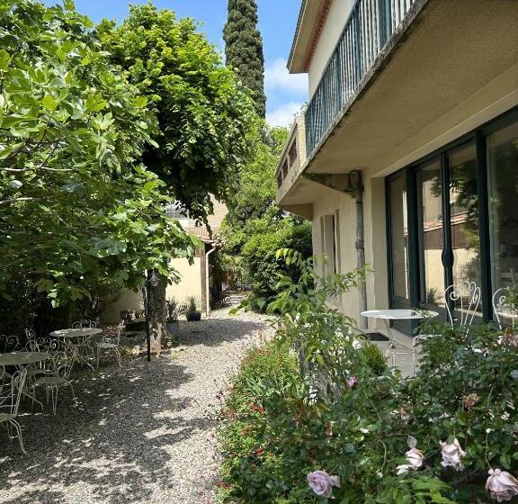 Номер Deluxe Вид на Сад, La Villa Carcassonne, Cité 8 Min à Pieds, Clim, Piscine, Full Wifi, Borne 7,5kw, Vélo élect, Parking