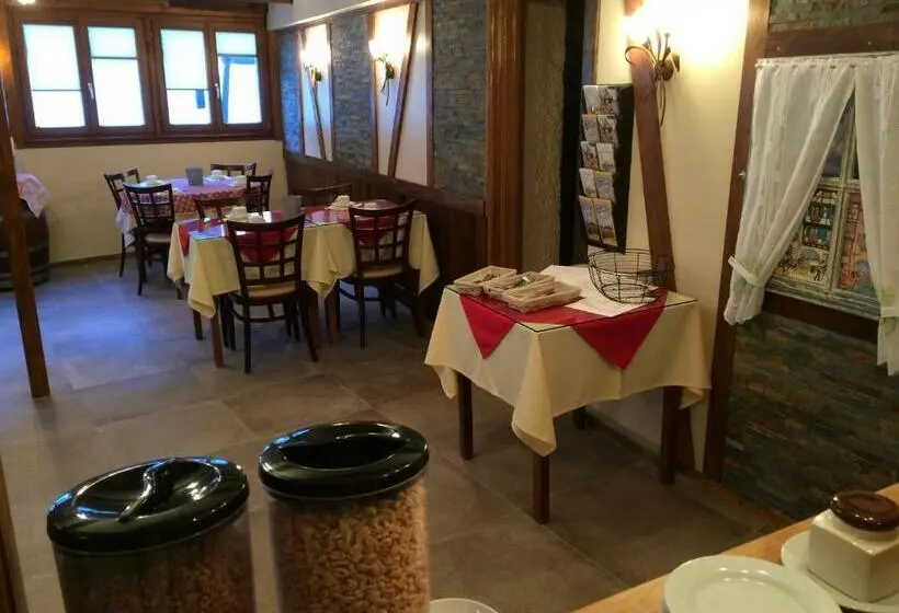 スタンダードルーム, Auberge Des Trois Châteaux