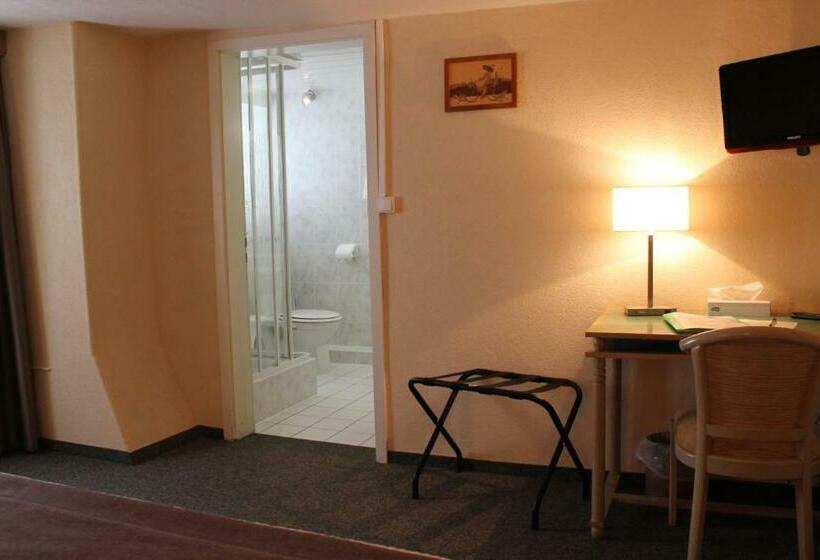 Номер Стандарт, Auberge Des Trois Châteaux