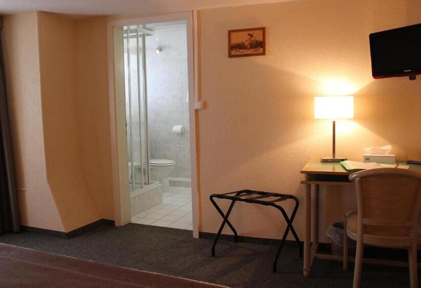Номер Комфорт, Auberge Des Trois Châteaux