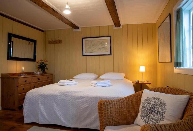 سوئیت جونیور خانوادگی, Flatey