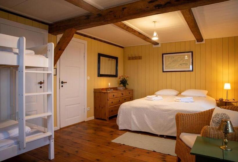 سوئیت جونیور خانوادگی, Flatey