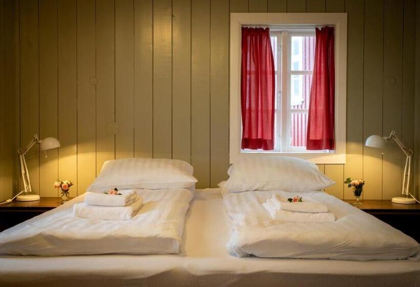 اتاق خانوادگی, Flatey