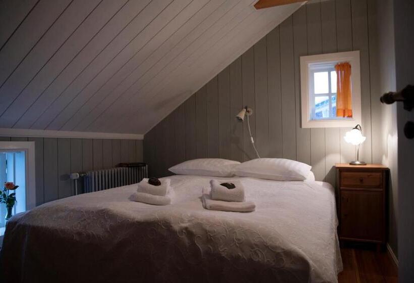 اتاق عادی, Flatey