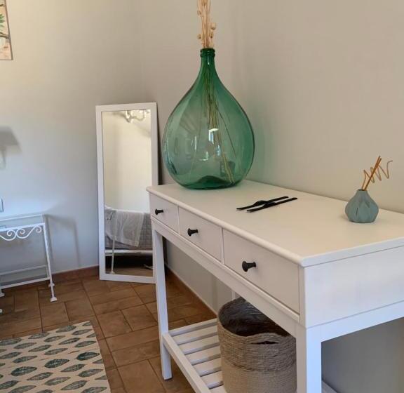 带山景的复式房间, Masseria Santacatrini