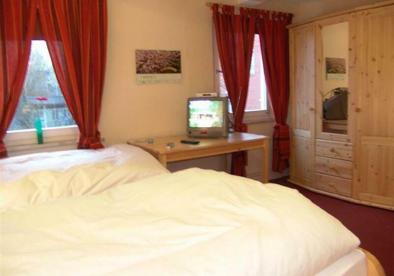 Номер Стандарт, Deutsches Haus