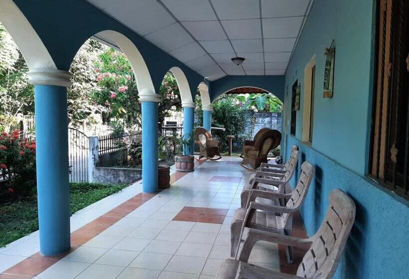 景色の見えるトリプルスタンダードルーム, Ometepe House