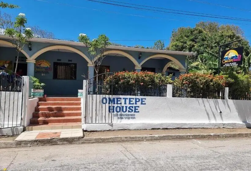 コンフォートトリプルルーム, Ometepe House