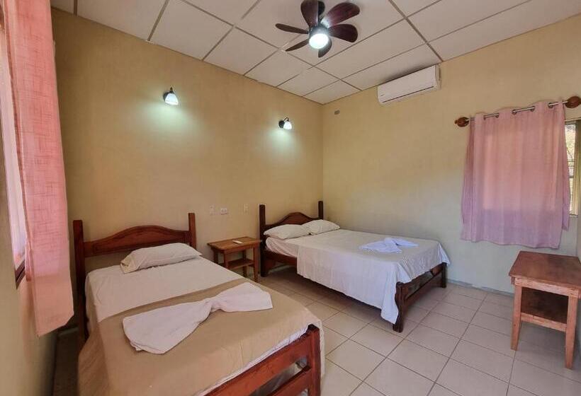 コンフォートトリプルルーム, Ometepe House