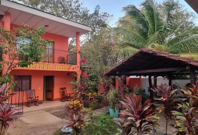 バルコニー付きスタンダードトリプルルーム, Ometepe House