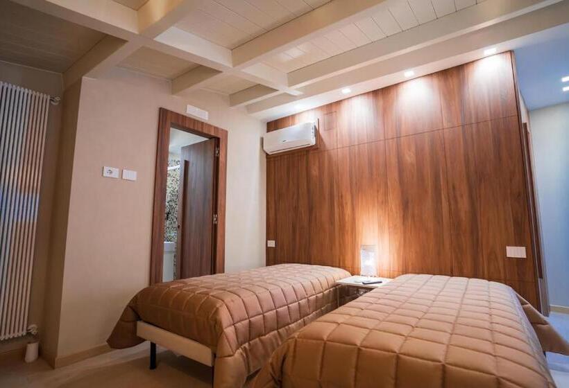 Номер Стандарт с Террасой, Grantò B&b
