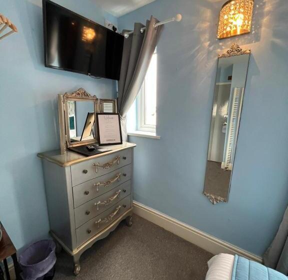 스탠다드 룸, Mcgraths Blackpool