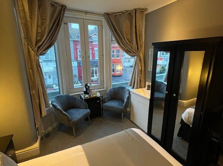 스탠다드 룸, Mcgraths Blackpool