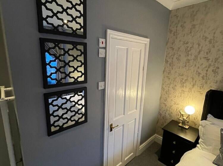 Номер Стандарт, Mcgraths Blackpool