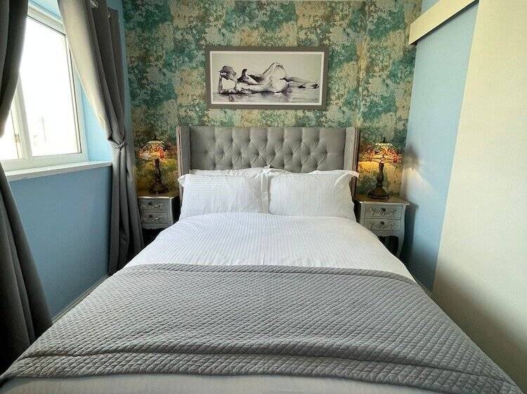스탠다드 룸, Mcgraths Blackpool