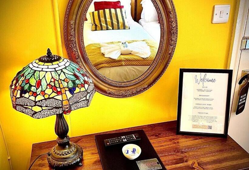 스탠다드 룸, Mcgraths Blackpool