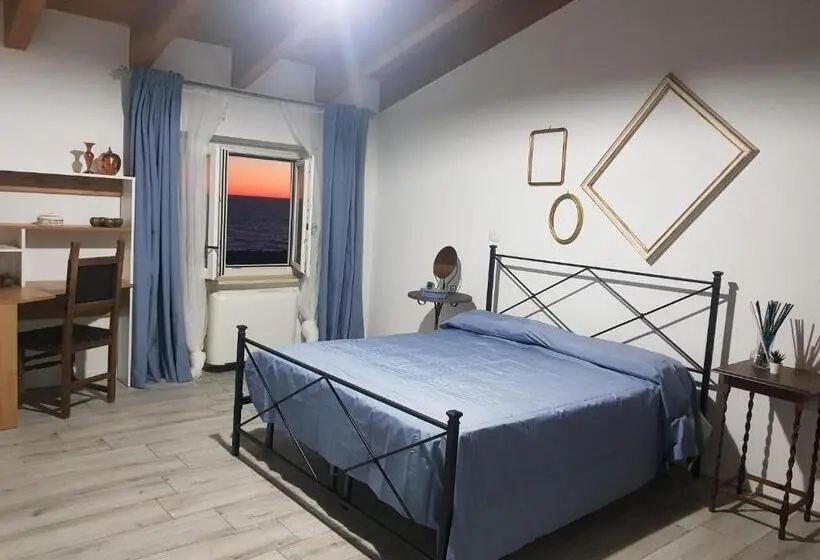 キングサイズベッドのスタンダードルーム, Nottola B&b