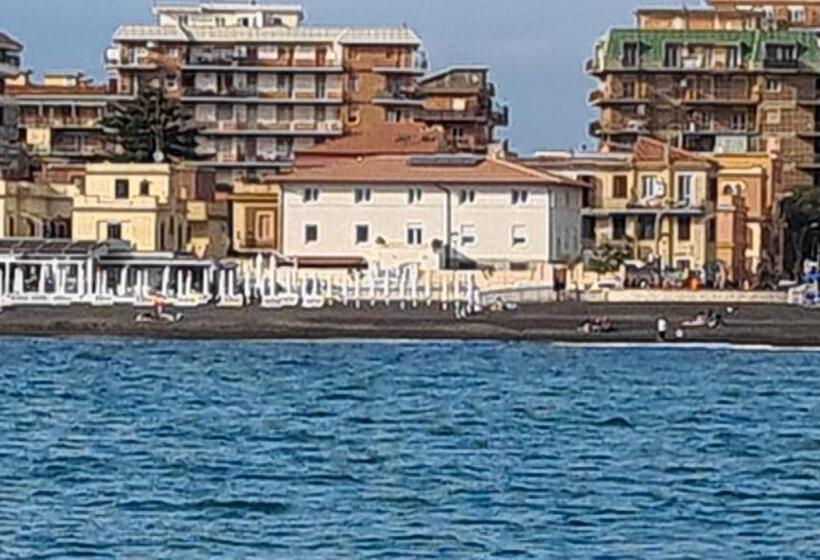 带大床的标准间, Nottola B&b