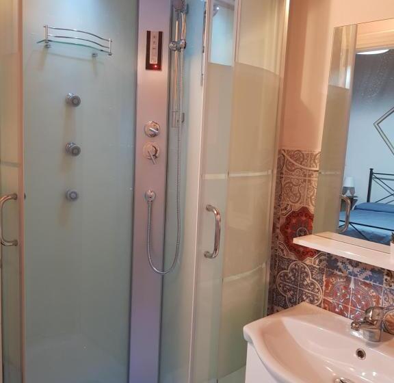 带大床的标准间, Nottola B&b