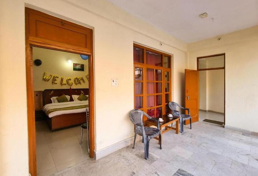 غرفة قياسية مزوَّدة بشُرفة, Oak View