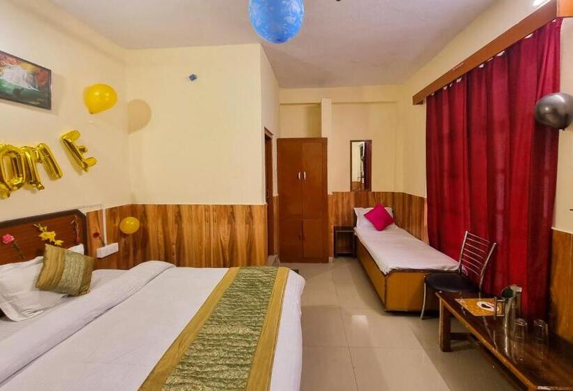 غرفة قياسية مزوَّدة بشُرفة, Oak View