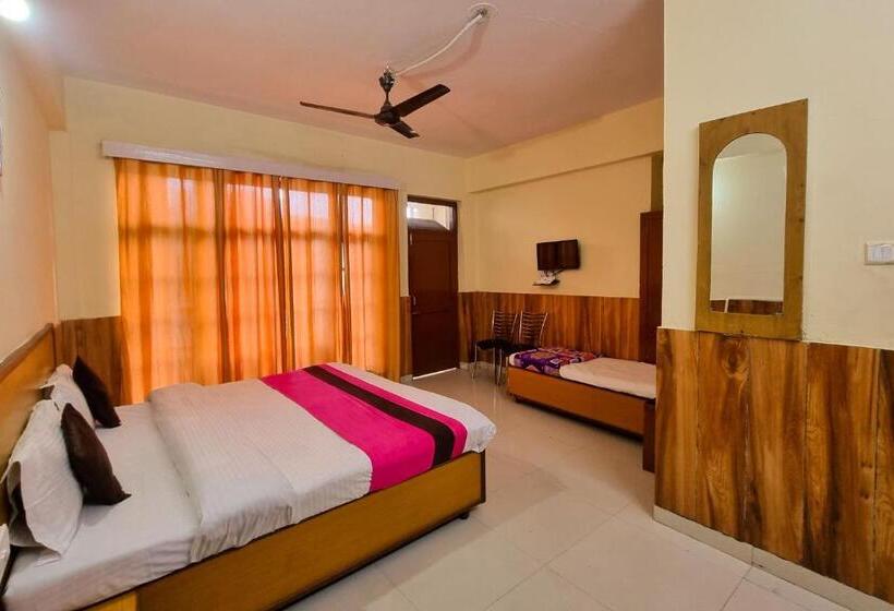 غرفة قياسية مزوَّدة بشُرفة, Oak View