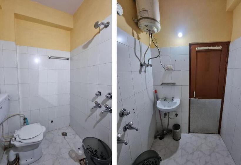 سرير فى غرفة مشتركه, Oak View