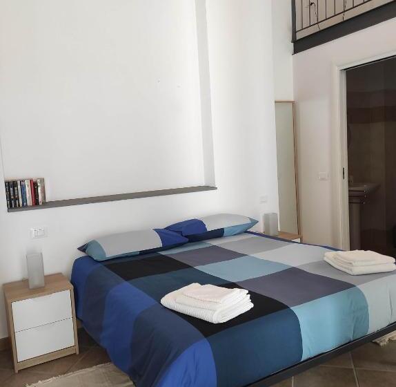 غرفة قياسية رباعية, B&b Anyme