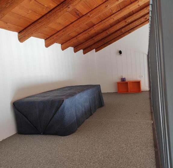 غرفة قياسية رباعية, B&b Anyme