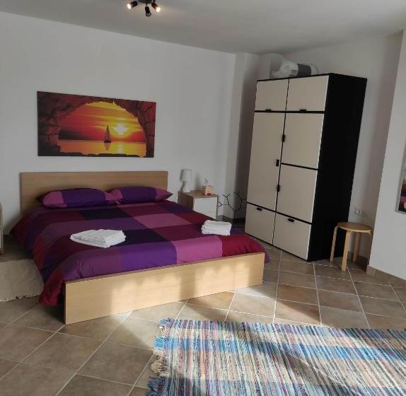 غرفة عائلية, B&b Anyme