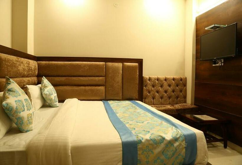 Quarto Basic, Kush Ganga 50 Meter From Har Ki Pauri, Haridwar