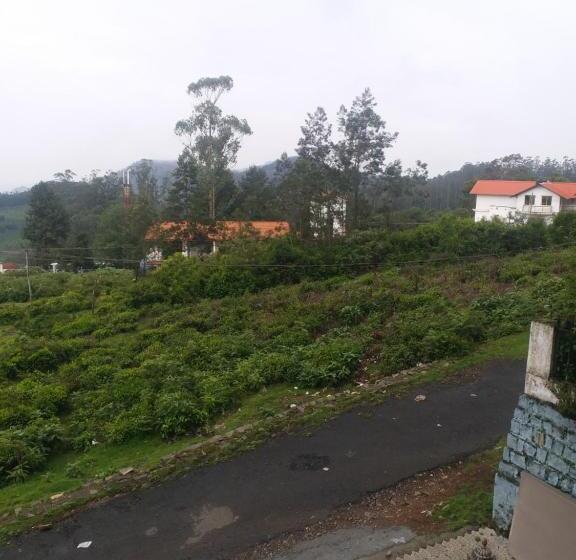 Номер Deluxe с Балконом, Vista Suites Doddabetta Ooty By Bestinn Leisure