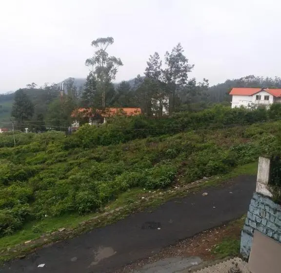 バルコニー付きデラックスルーム, Vista Suites Doddabetta Ooty By Bestinn Leisure