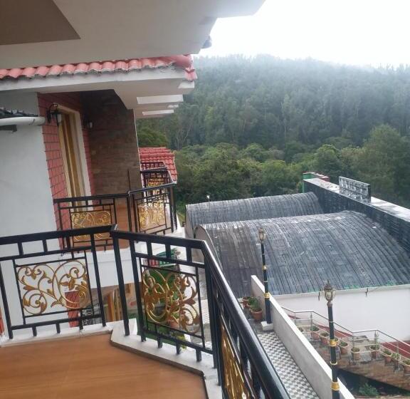 Номер Deluxe с Балконом, Vista Suites Doddabetta Ooty By Bestinn Leisure