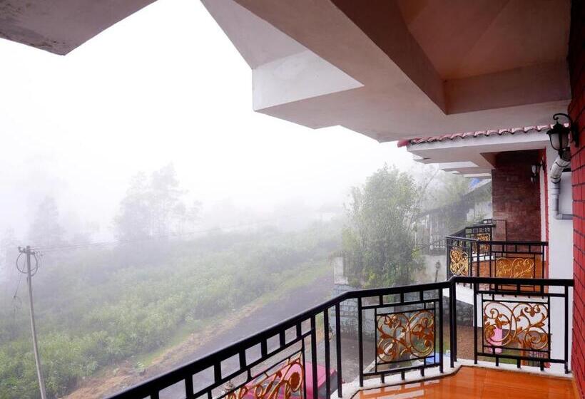 Номер Deluxe с Балконом, Vista Suites Doddabetta Ooty By Bestinn Leisure