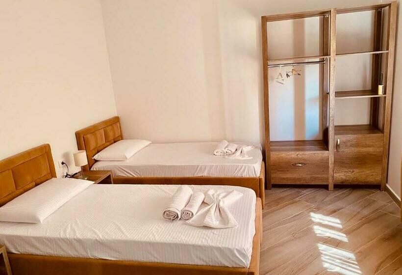 Номер Стандарт с Балконом, Elma Guest House
