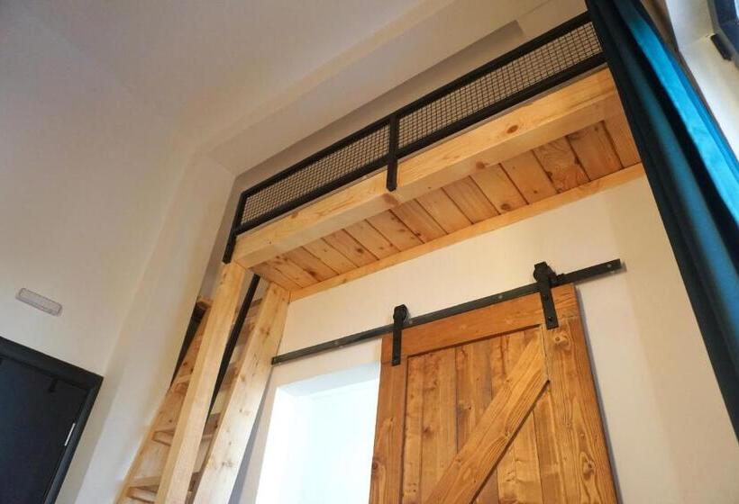 اتاق اکونومی, Montana