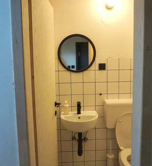 اتاق استاندارد چهار تخته, Montana