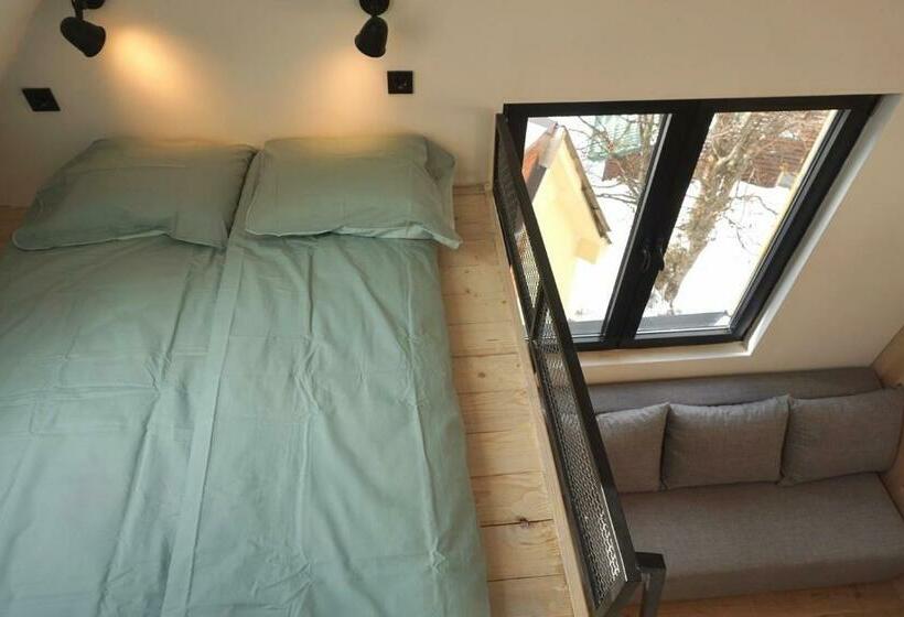 اتاق استاندارد چهار تخته, Montana